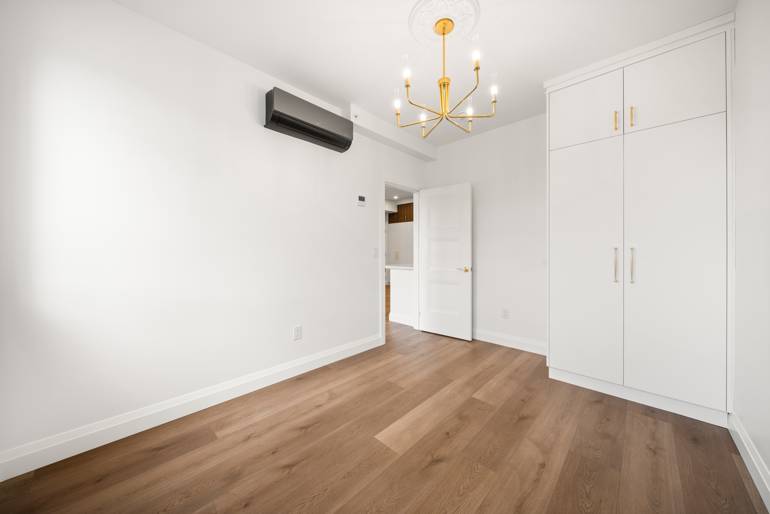 #1-153 Main Street E, Milton