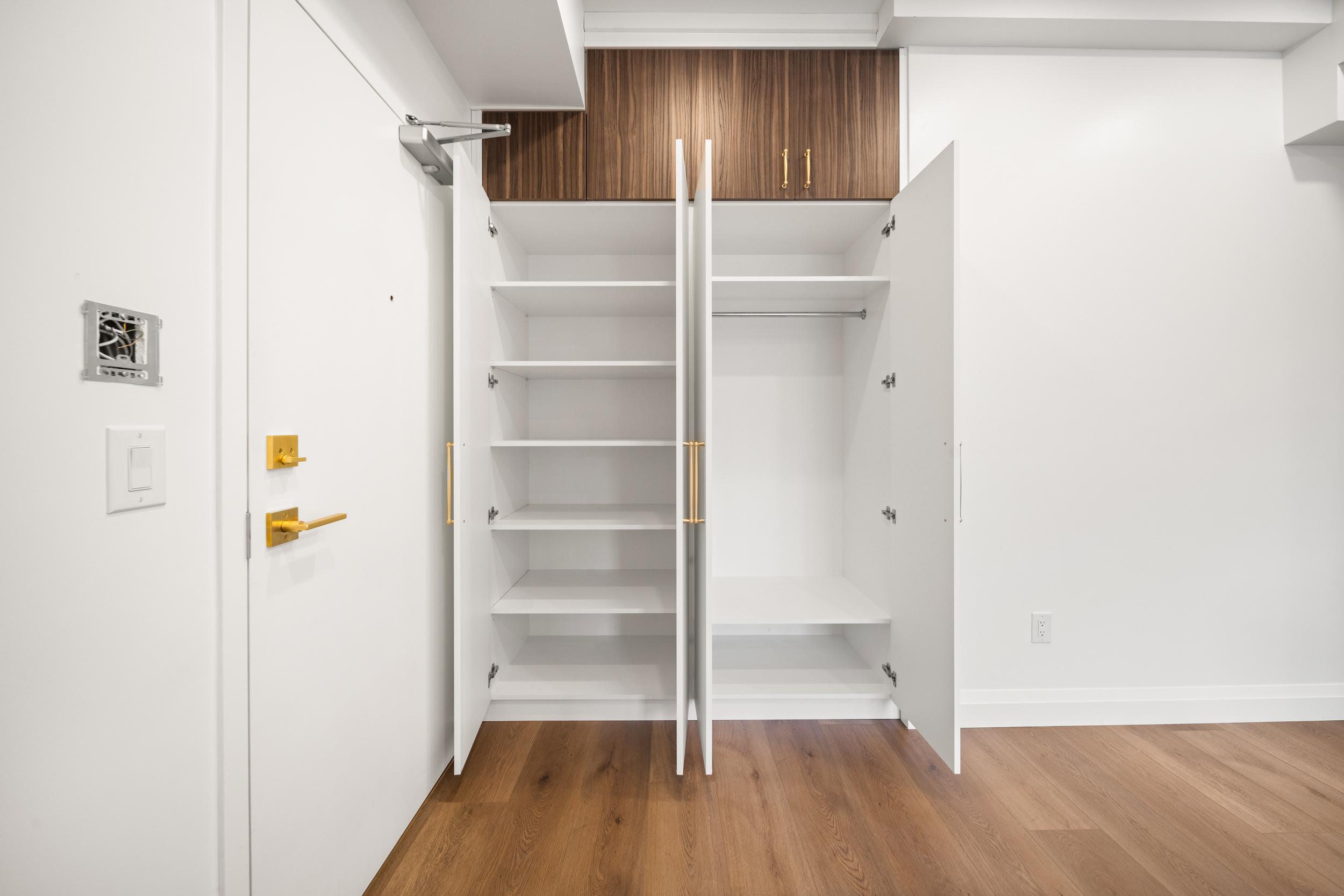 #1-153 Main Street E, Milton