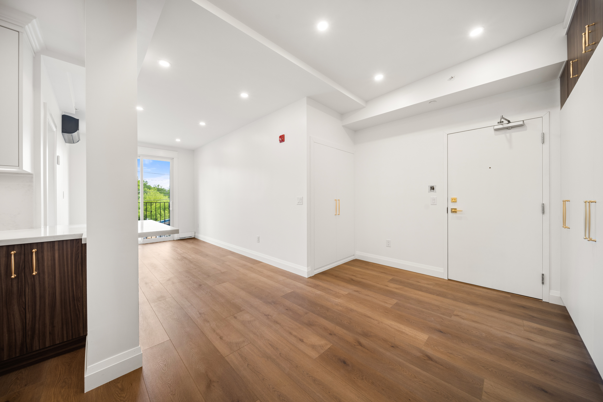 #1-153 Main Street E, Milton