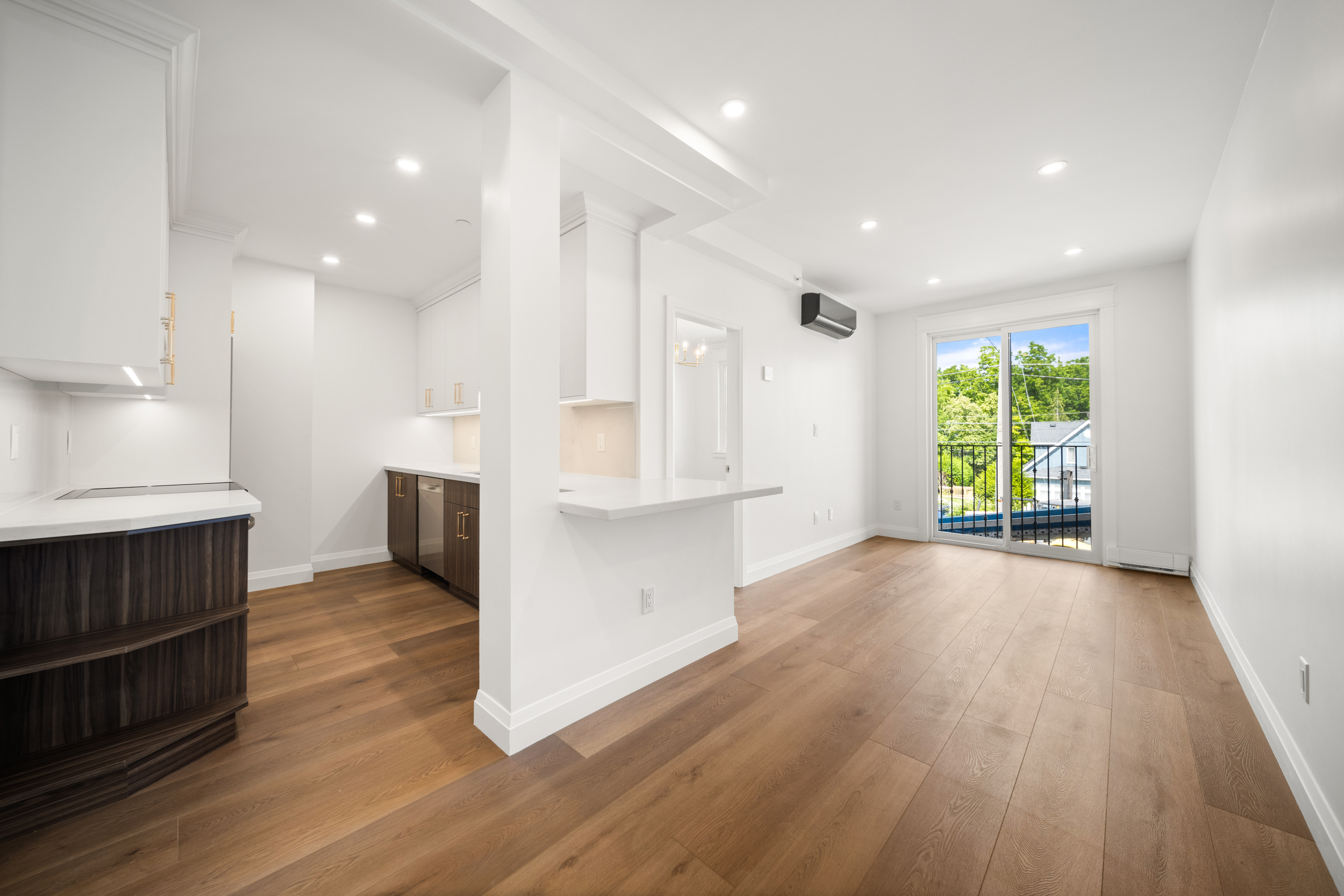 #1-153 Main Street E, Milton