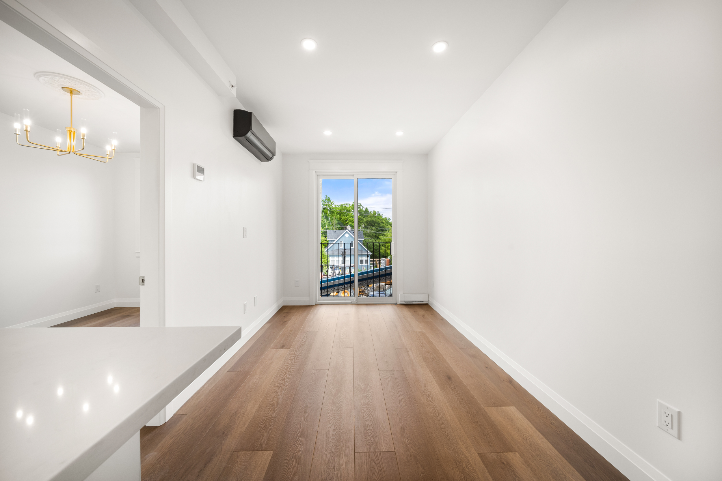 #1-153 Main Street E, Milton