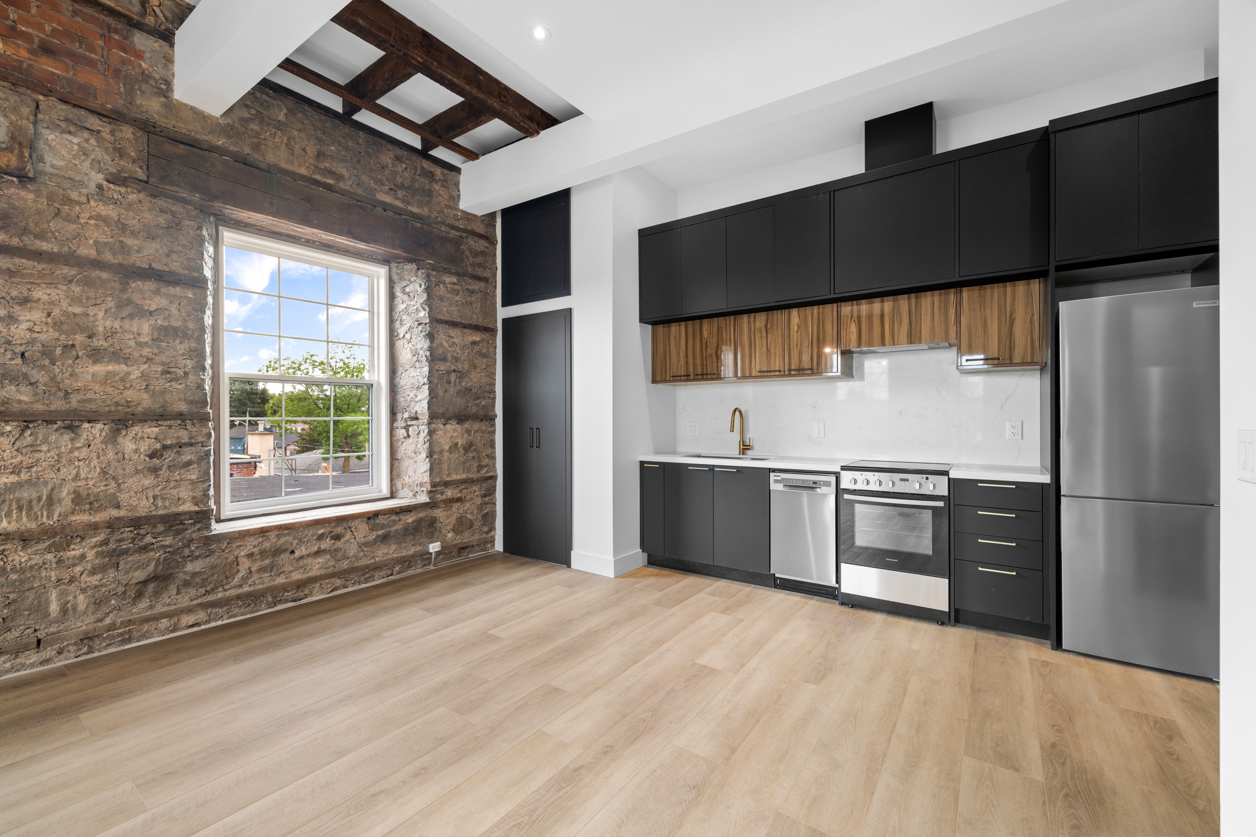 #303-163 Main Street E, Milton