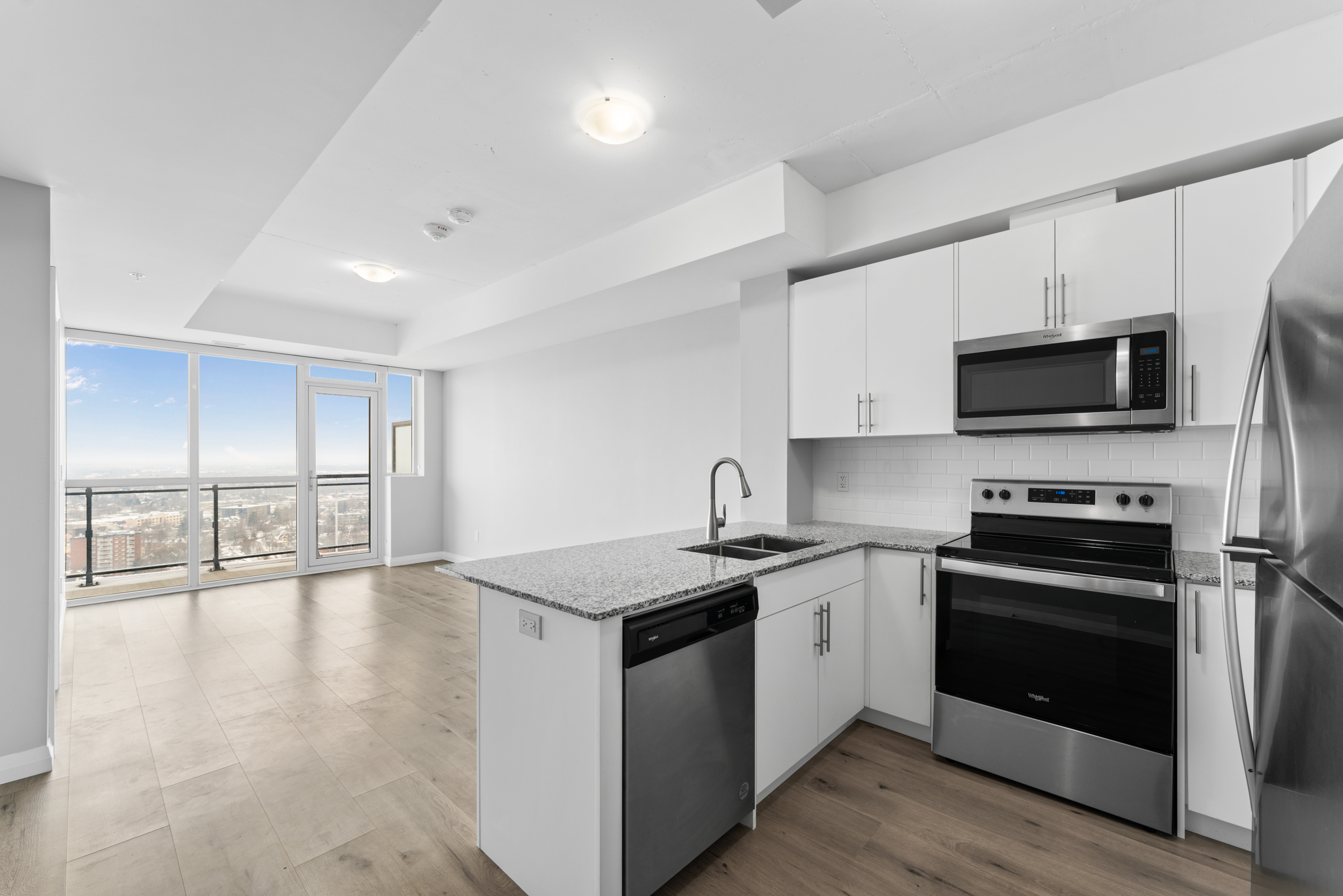 2172-60 Charles Street W