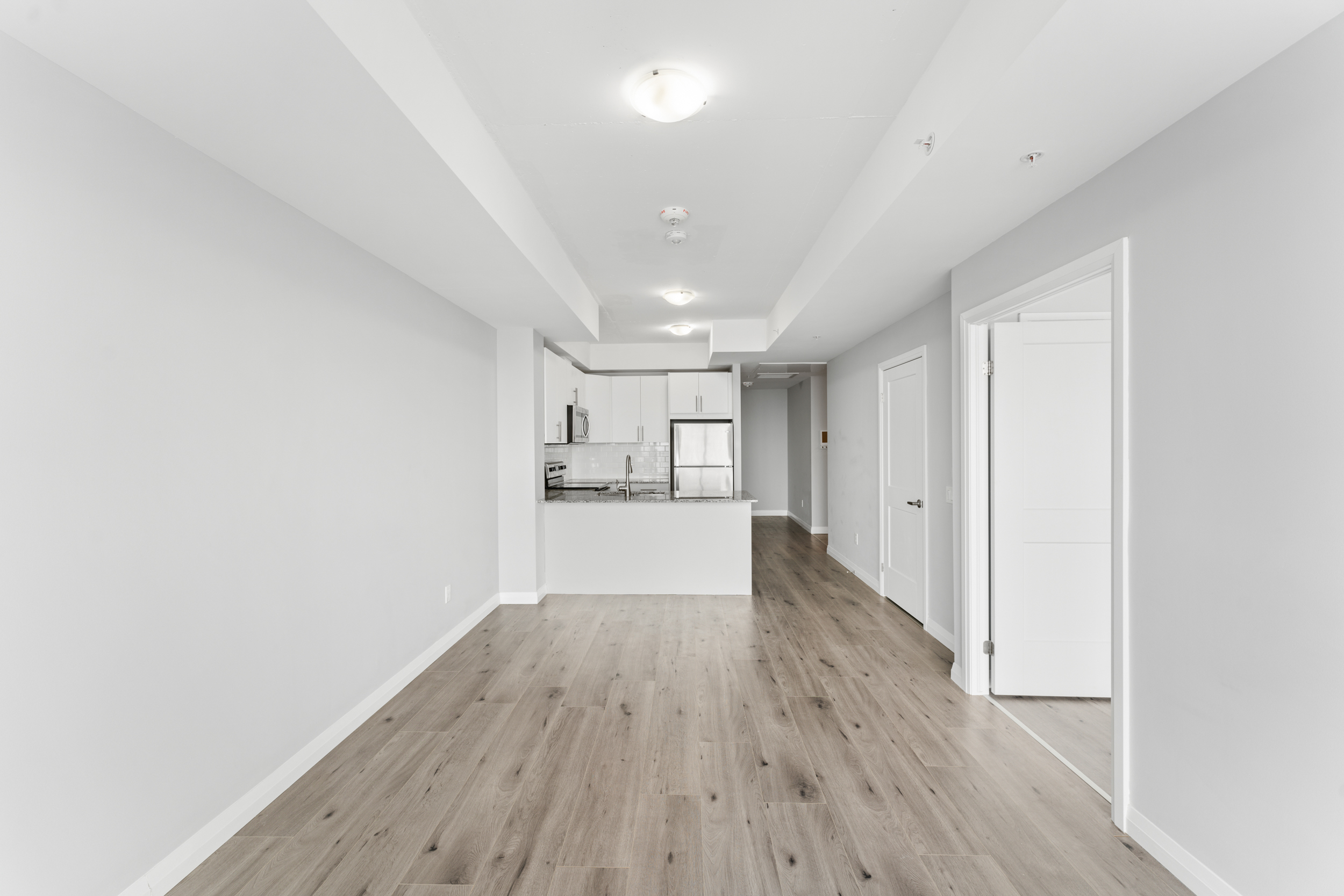 2172-60 Charles Street W