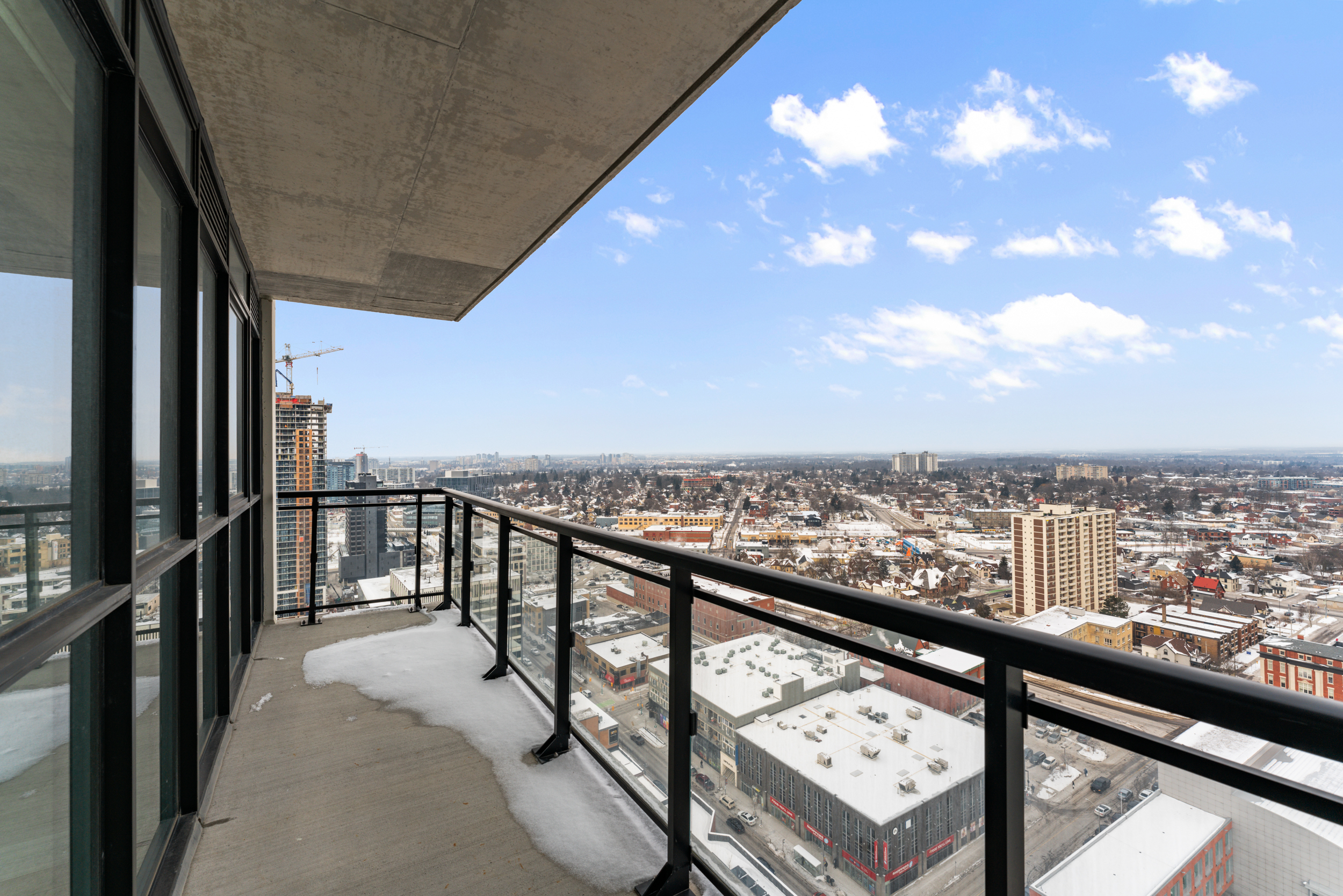 2172-60 Charles Street W