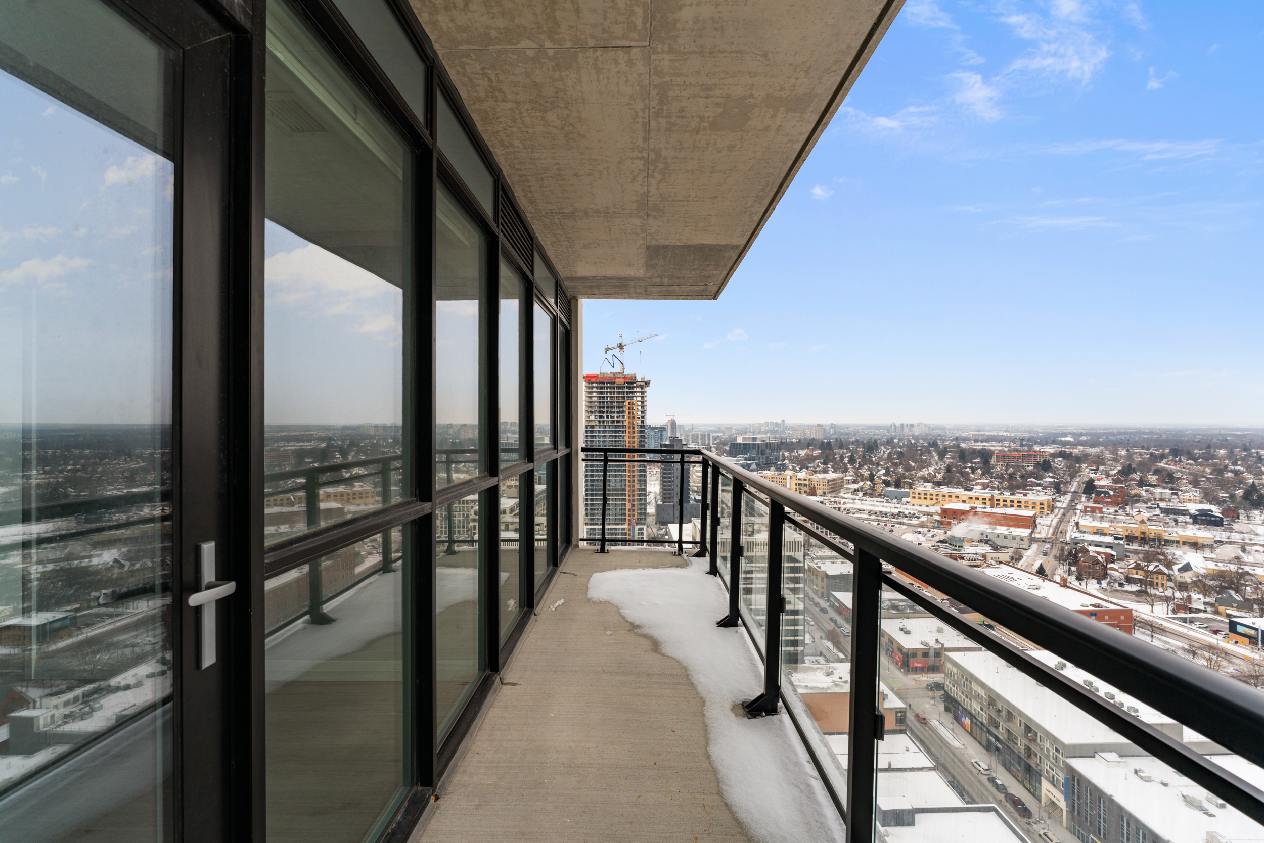 2172-60 Charles Street W