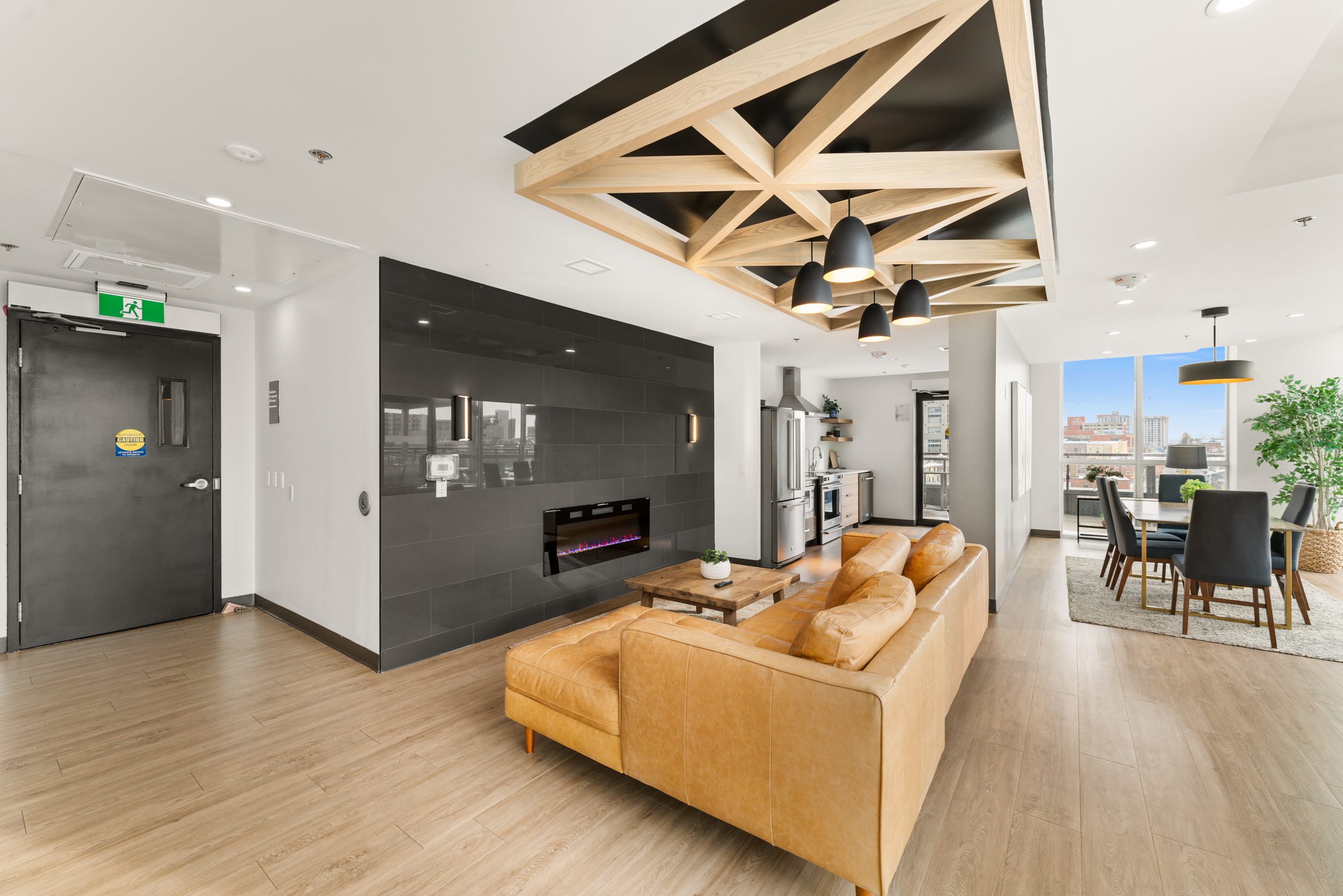 2172-60 Charles Street W