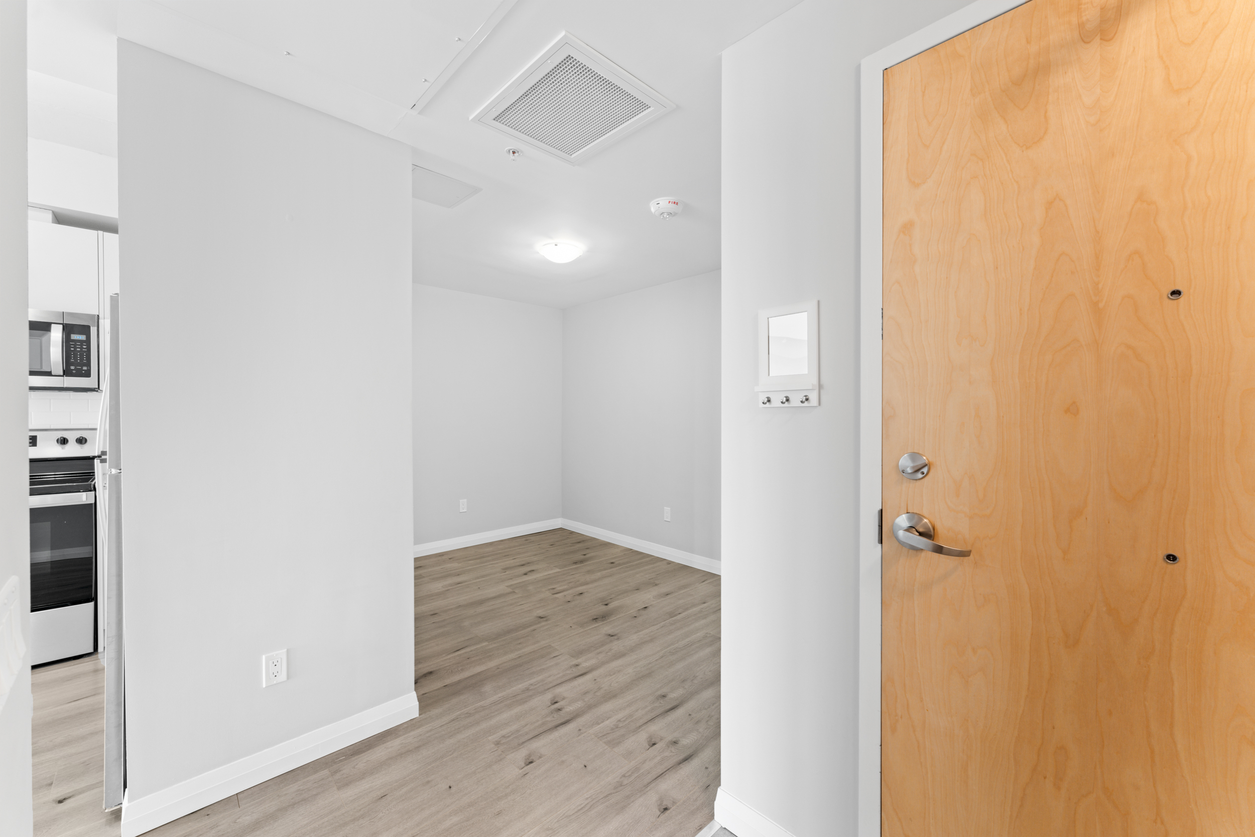 2172-60 Charles Street W