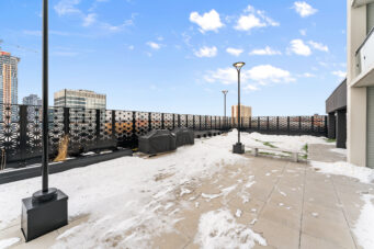 2172-60 Charles Street W