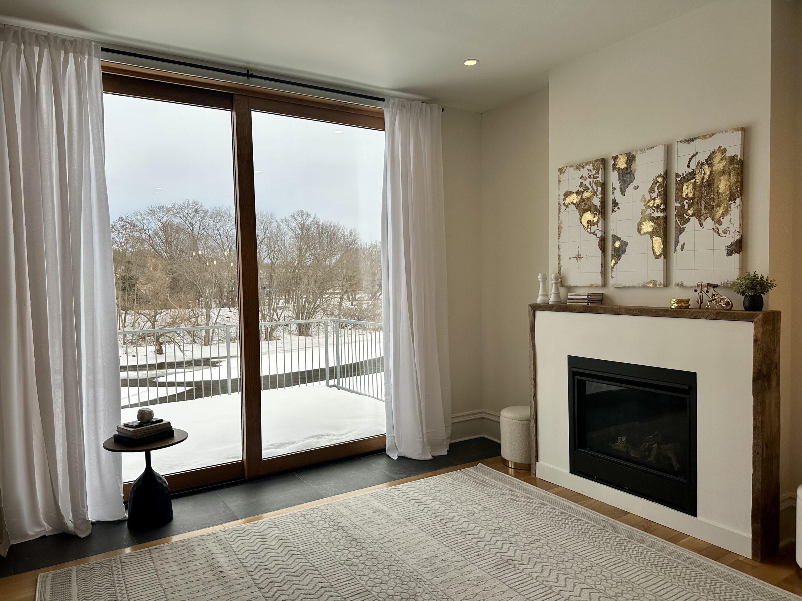 73 Grand River Street N, Paris