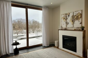 73 Grand River Street N, Paris