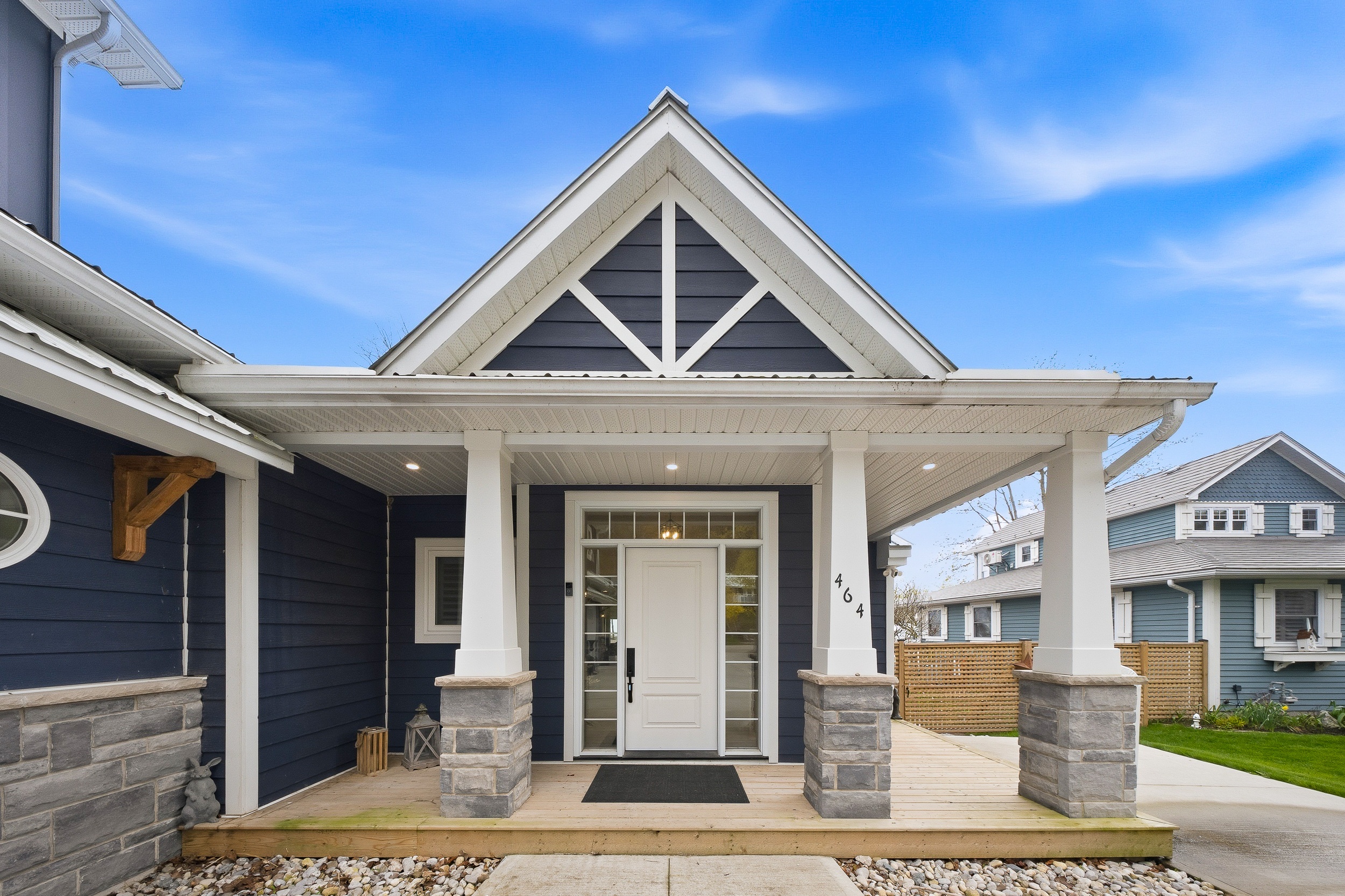 464 West Edith Cavell Boulevard