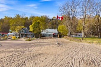 464 West Edith Cavell Boulevard