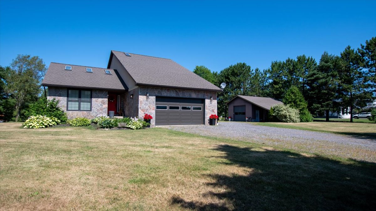 411 CHAMPAGNE RD, STURGEON FALLS