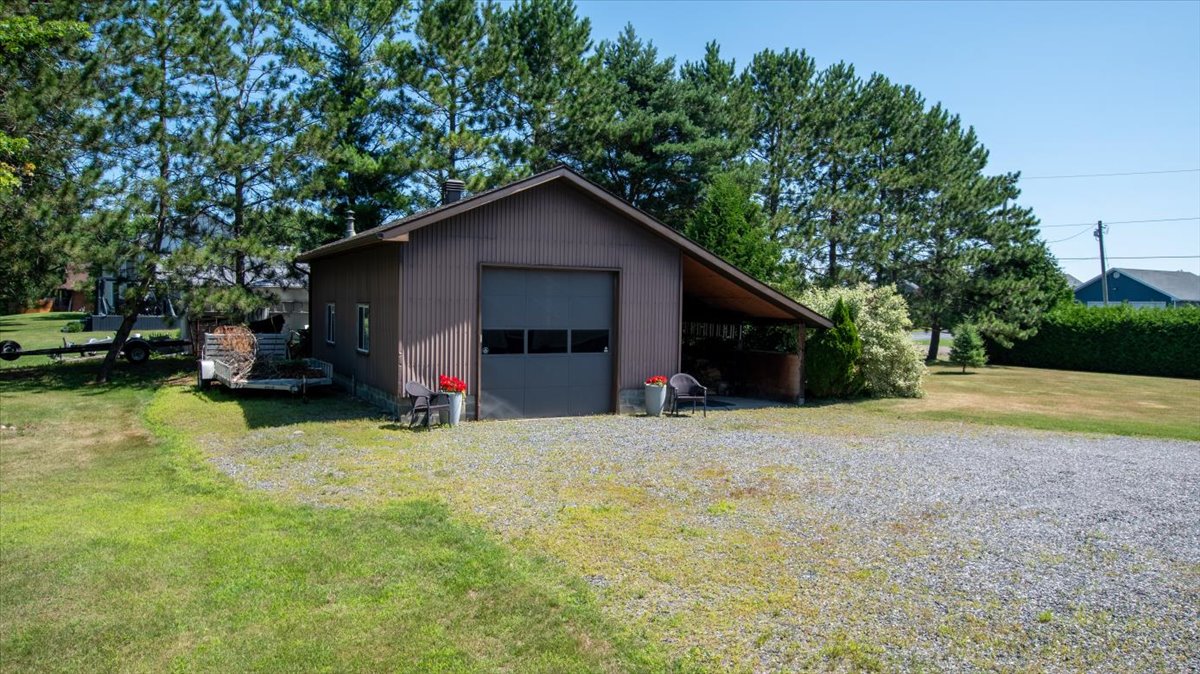 411 CHAMPAGNE RD, STURGEON FALLS