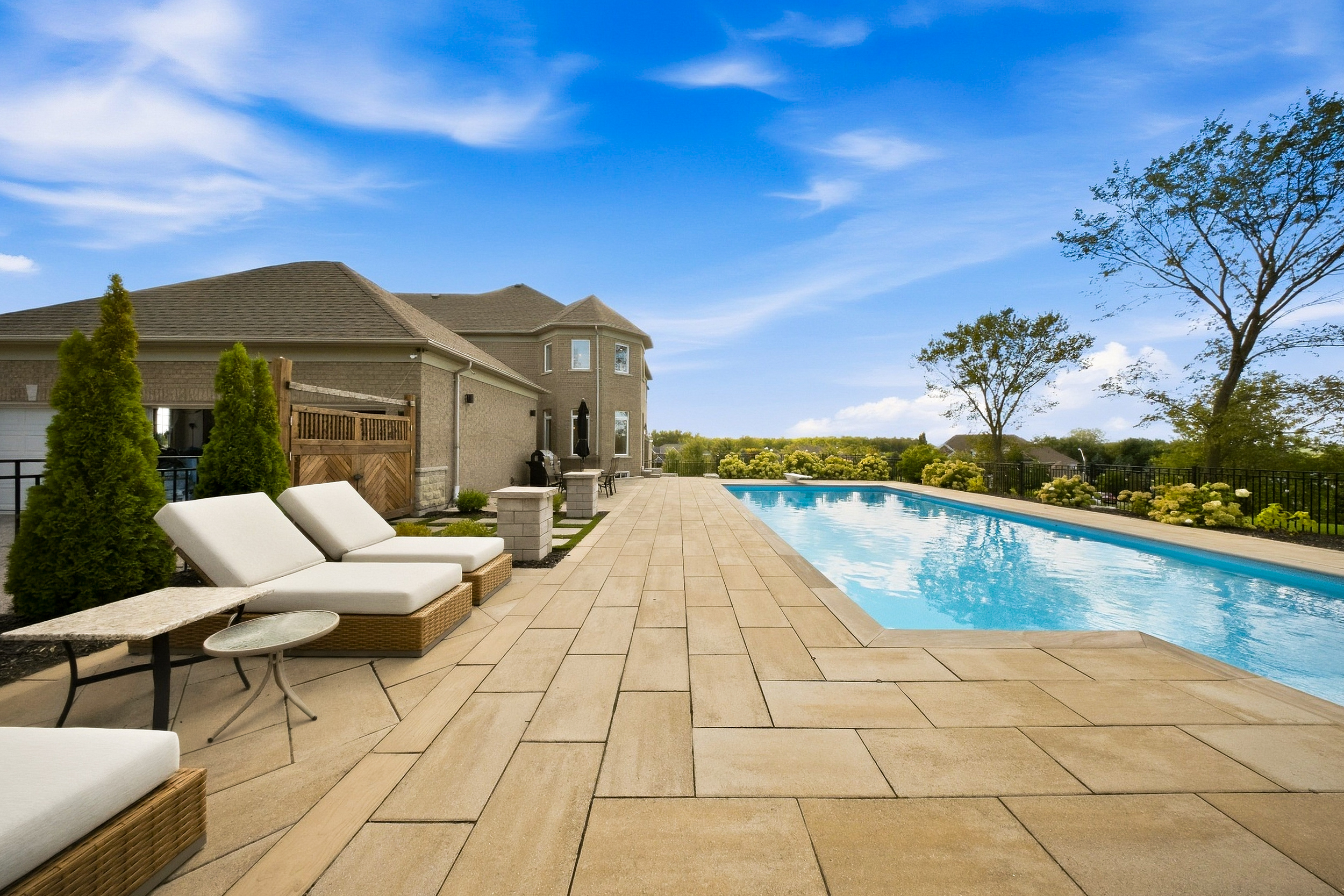 4 MORRISON COURT